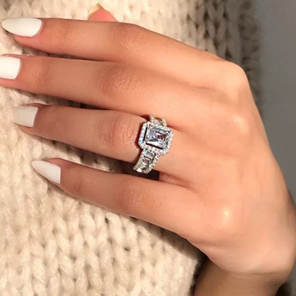 New 18k White Gold Radiant &Baguette Wedding Ring - Picture 6 of 6